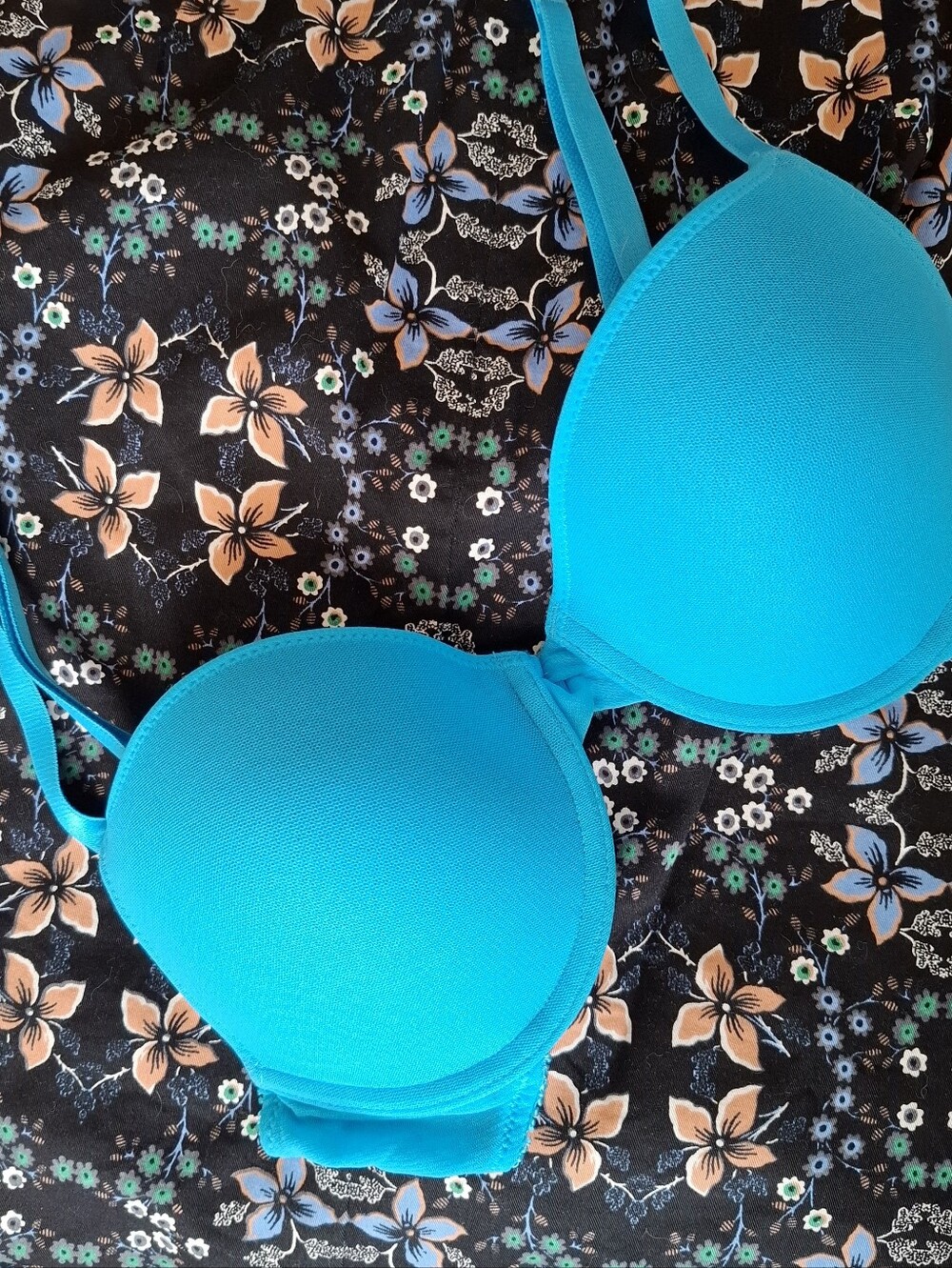 On Gossamer Vibrant Blue 💙 Color Bra